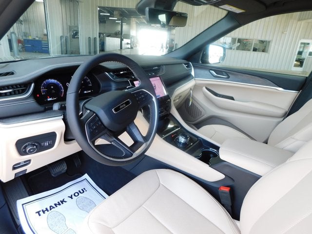 2025 Jeep Grand Cherokee GRAND CHEROKEE L LIMITED 4X2