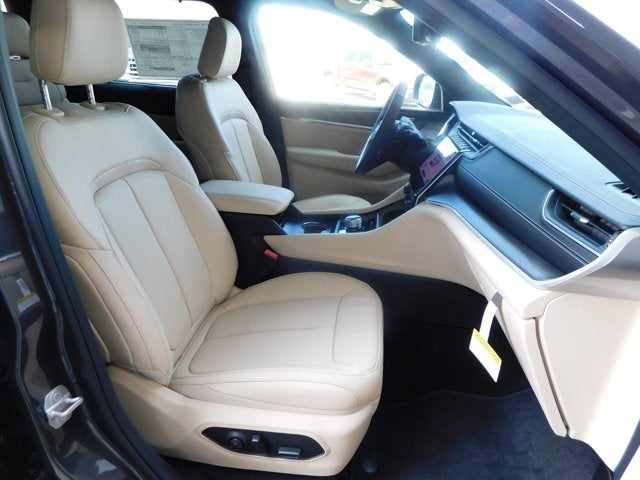 2025 Jeep Grand Cherokee GRAND CHEROKEE L LIMITED 4X2