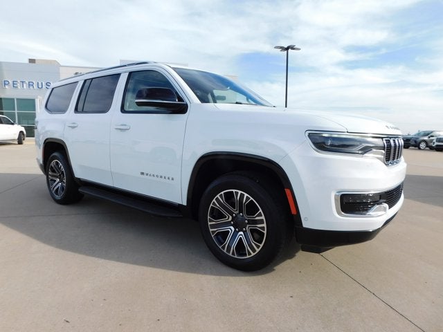 2023 Jeep Wagoneer Base
