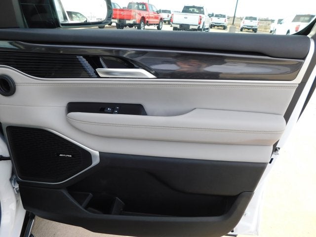 2023 Jeep Wagoneer Base