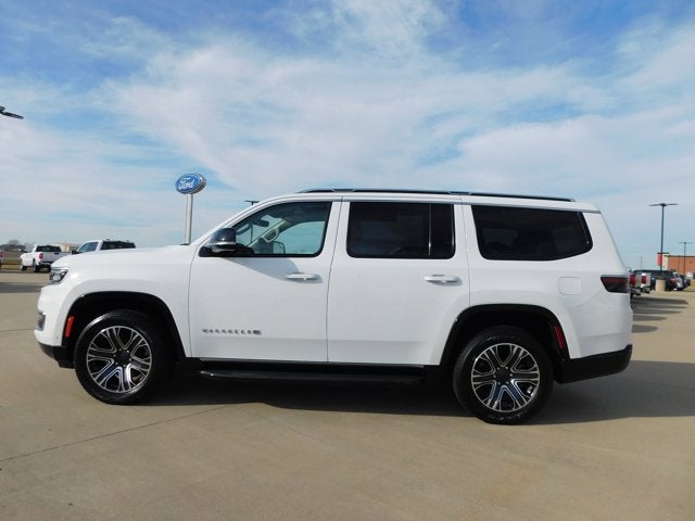 2023 Jeep Wagoneer Base