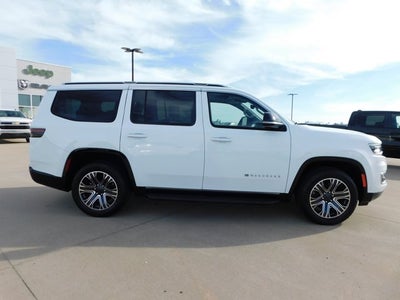 2023 Jeep Wagoneer Base