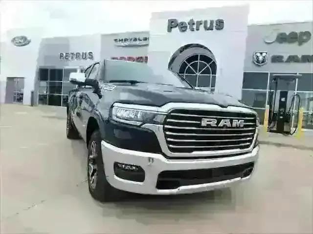 2025 RAM Ram 1500 RAM 1500 LARAMIE CREW CAB 4X4 5'7' BOX