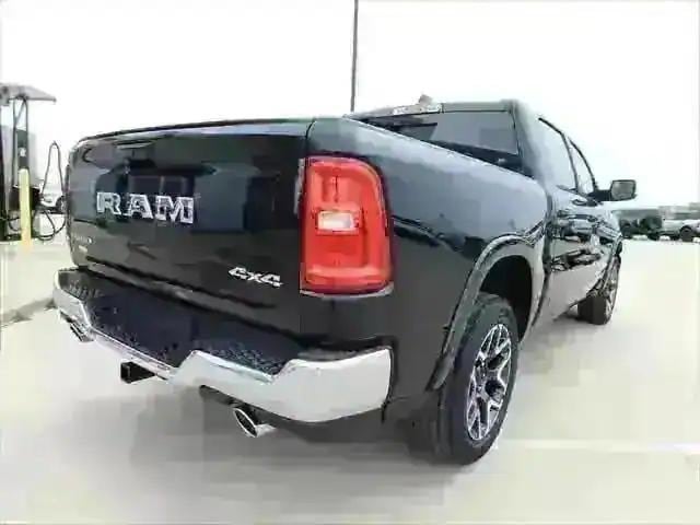 2025 RAM Ram 1500 RAM 1500 LARAMIE CREW CAB 4X4 5'7' BOX